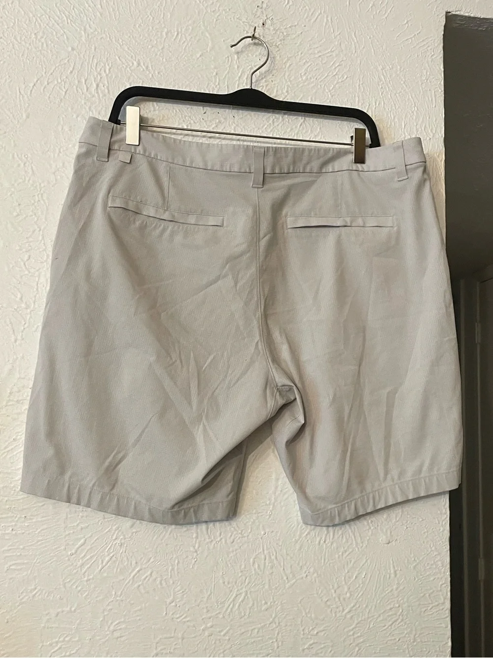 lululemon athletica Men's Light Gray Athletic Shorts